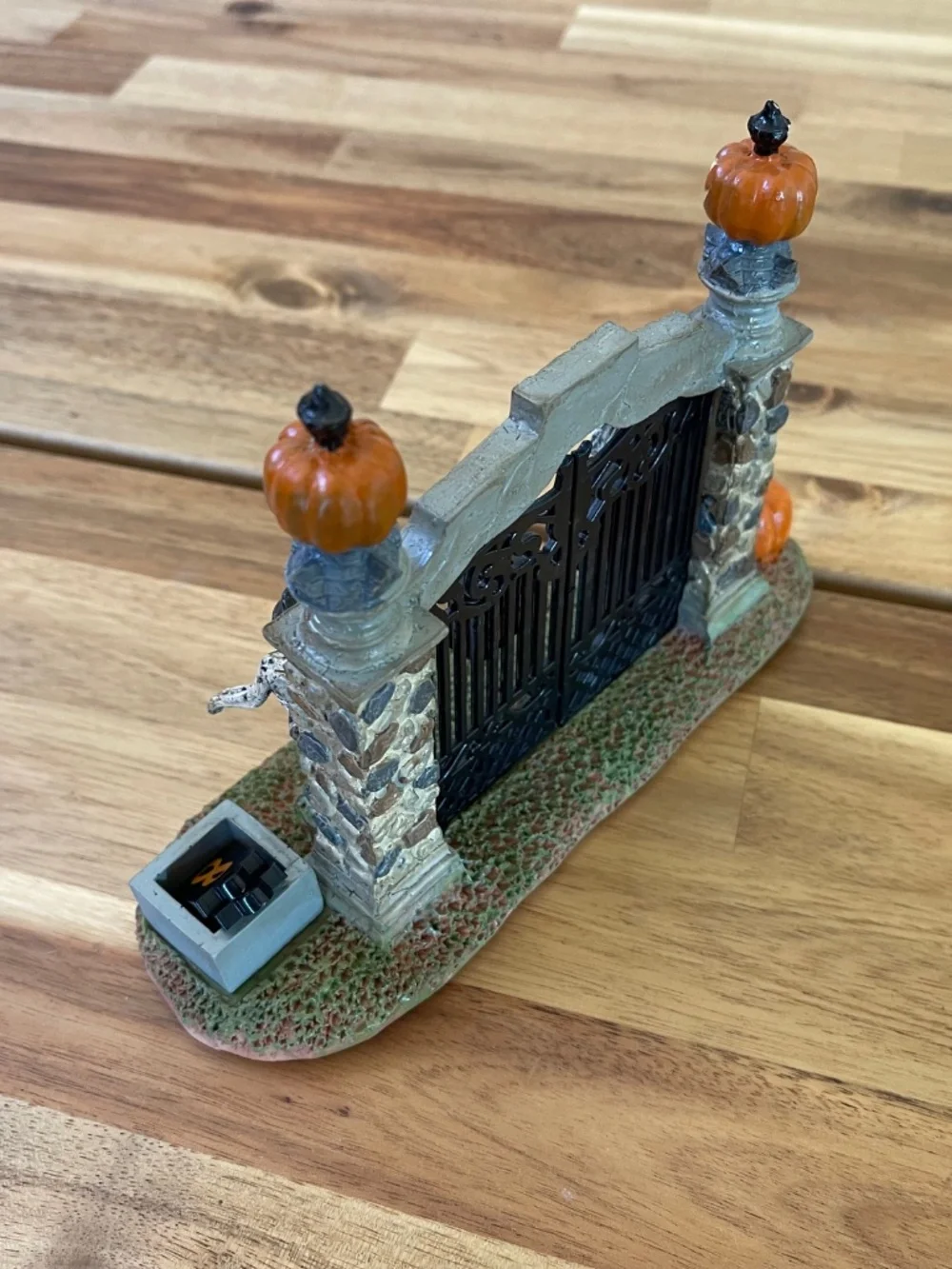 Lemax Gateway Halloween Countdown 2018 - Spooky Town - Michaels Exclusive